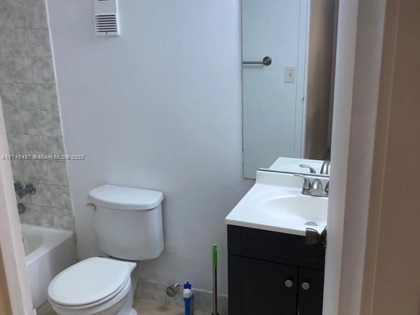 16950 W Dixie Hwy A631 Hwy 631, North Miami Beach FL 33160