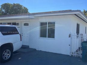 20 NE 215th St, Miami Gardens FL 33179