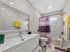 20 NE 215th St, Miami Gardens FL 33179