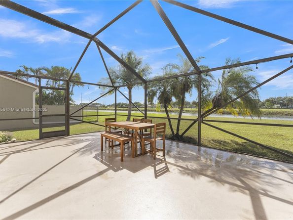 11764 SW 1st St, Coral Springs FL 33071