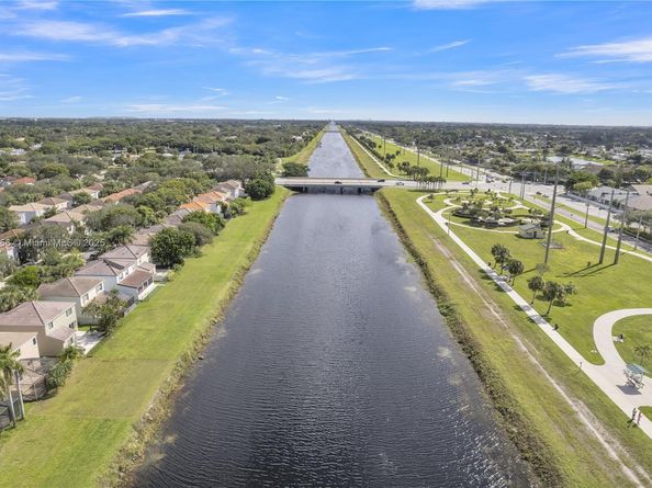 11764 SW 1st St, Coral Springs FL 33071