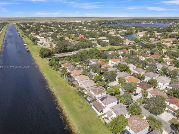 11764 SW 1st St, Coral Springs FL 33071