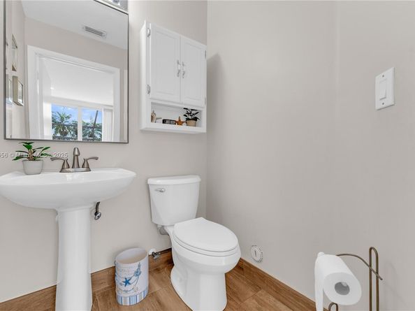 11764 SW 1st St, Coral Springs FL 33071