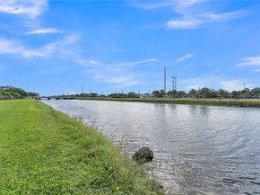 11764 SW 1st St, Coral Springs FL 33071