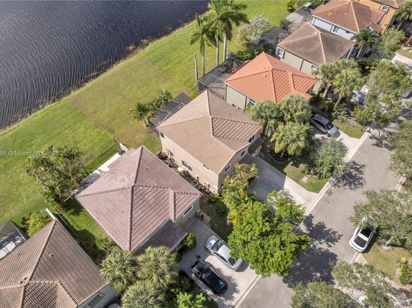 11764 SW 1st St, Coral Springs FL 33071