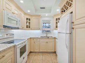 2600 Diana Dr 311, Hallandale Beach FL 33009