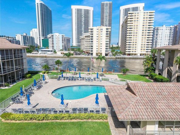 2600 Diana Dr 311, Hallandale Beach FL 33009
