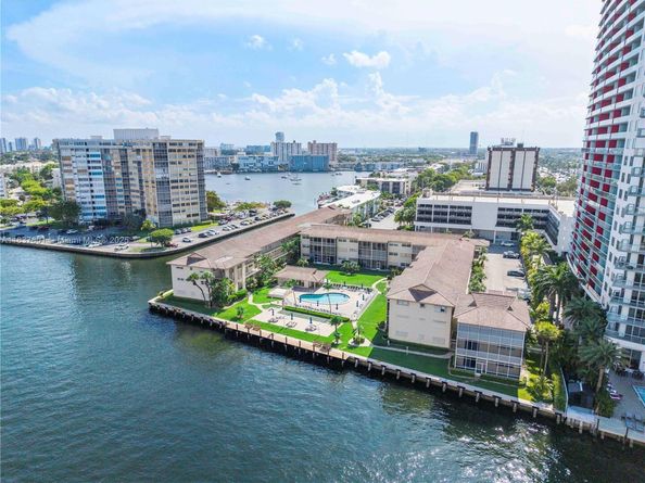 2600 Diana Dr 311, Hallandale Beach FL 33009