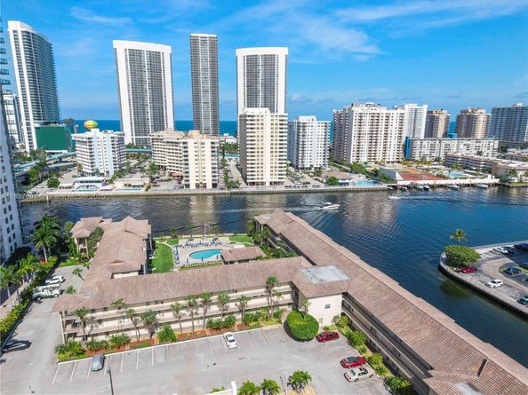 2600 Diana Dr 311, Hallandale Beach FL 33009