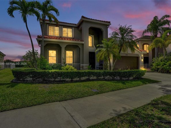 4281 Laurel Ridge Cir, Weston FL 33331