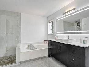 4281 Laurel Ridge Cir, Weston FL 33331