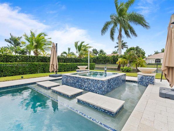 10230 Sweet Bay Ct, Parkland FL 33076
