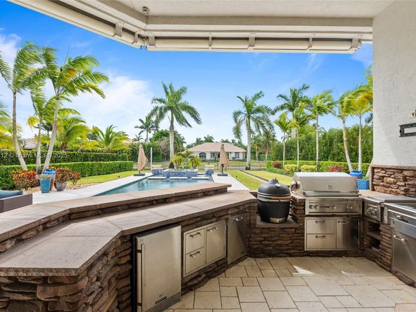10230 Sweet Bay Ct, Parkland FL 33076