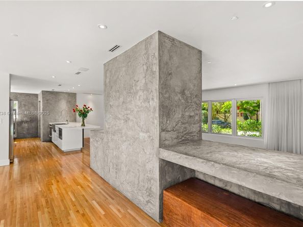 520 Castania Ave, Coral Gables FL 33146