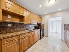 5720 SW 40th Ct, West Park FL 33023