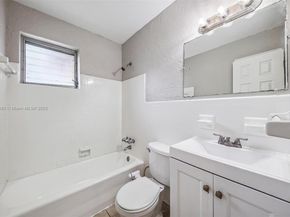 5720 SW 40th Ct, West Park FL 33023