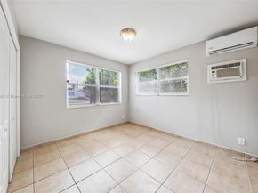 5720 SW 40th Ct, West Park FL 33023
