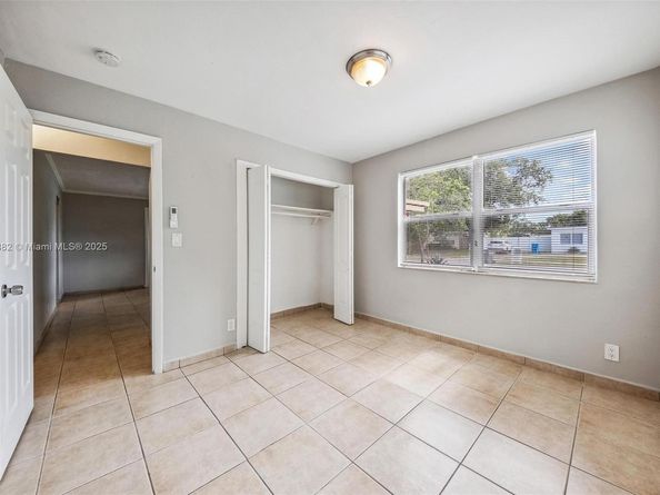 5720 SW 40th Ct, West Park FL 33023