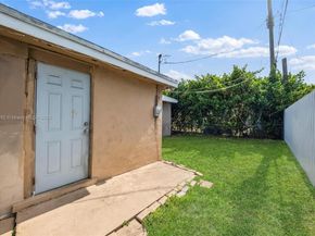 5720 SW 40th Ct, West Park FL 33023