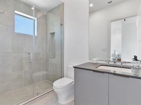 4002 NE 167 St, North Miami Beach FL 33160