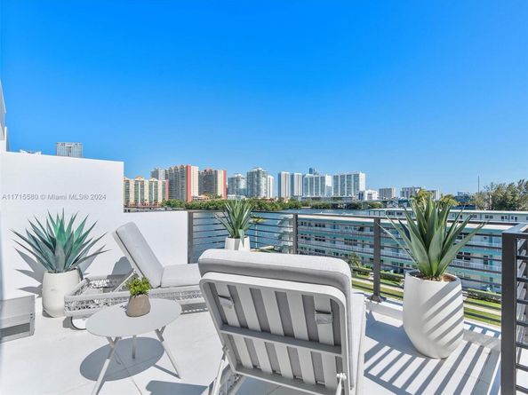 4002 NE 167 St, North Miami Beach FL 33160