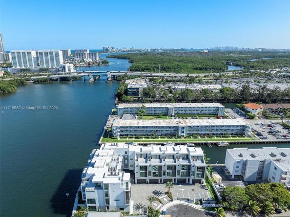 4002 NE 167 St, North Miami Beach FL 33160