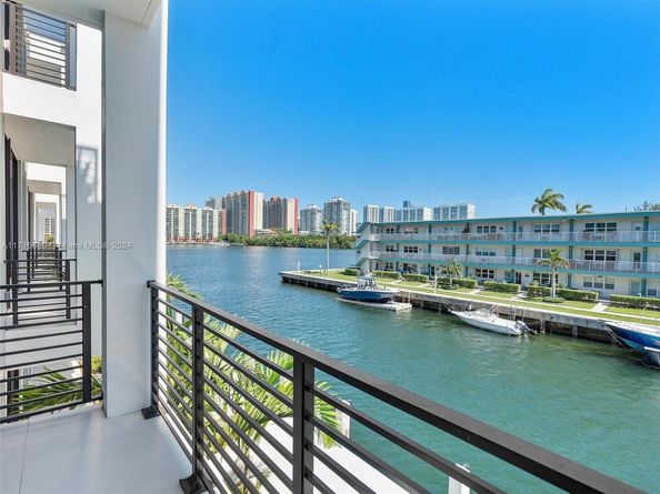 4002 NE 167 St, North Miami Beach FL 33160