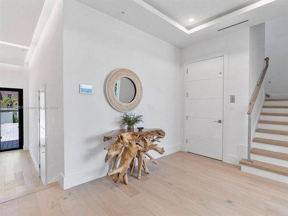 4002 NE 167 St, North Miami Beach FL 33160