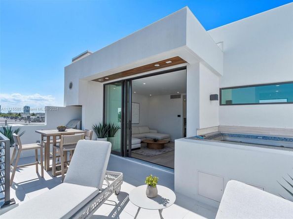 4002 NE 167 St, North Miami Beach FL 33160