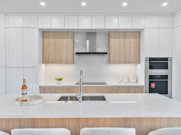 4002 NE 167 St, North Miami Beach FL 33160