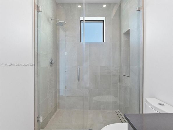 4002 NE 167 St, North Miami Beach FL 33160