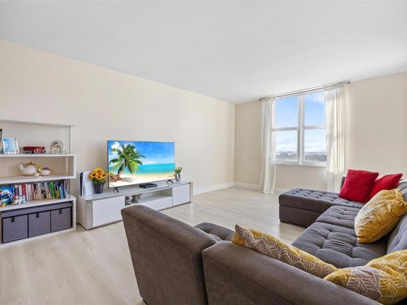 511 SE 5th Ave 2209, Fort Lauderdale FL 33301