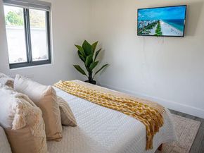 271 NW 143rd St, Miami FL 33168