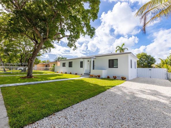271 NW 143rd St, Miami FL 33168
