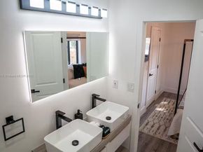 271 NW 143rd St, Miami FL 33168