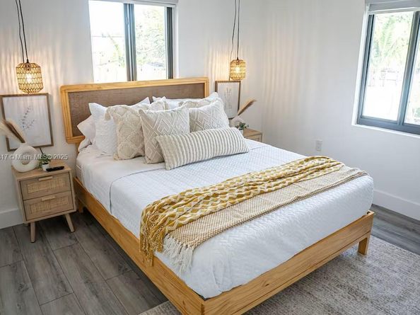 271 NW 143rd St, Miami FL 33168