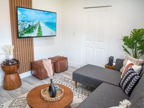 271 NW 143rd St, Miami FL 33168