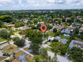271 NW 143rd St, Miami FL 33168