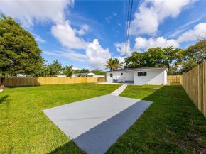 271 NW 143rd St, Miami FL 33168