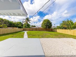 271 NW 143rd St, Miami FL 33168