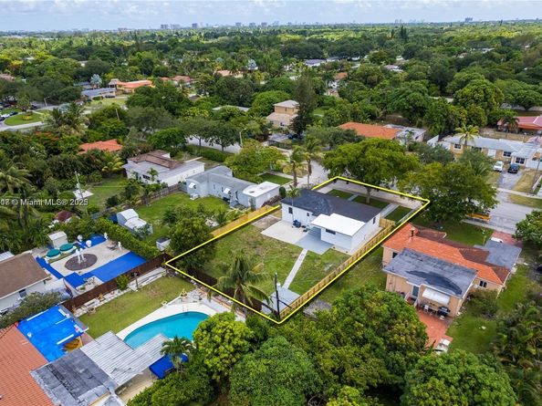 271 NW 143rd St, Miami FL 33168