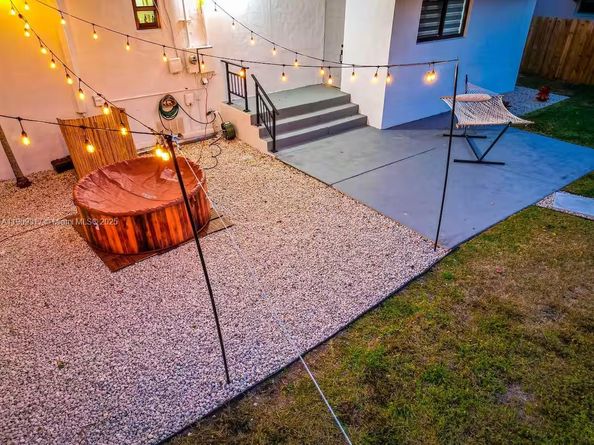 271 NW 143rd St, Miami FL 33168