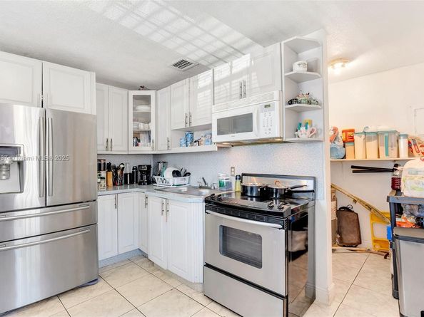 2311 NW 33rd St, Miami FL 33142