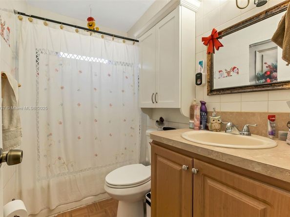 2311 NW 33rd St, Miami FL 33142