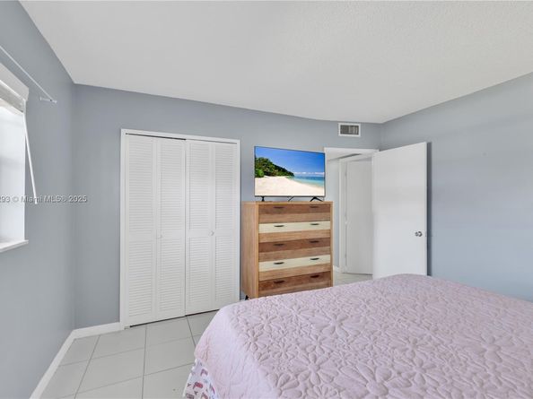 600 Pine Dr 111, Pompano Beach FL 33060