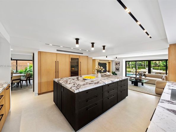 1815 Fairhaven Pl, Miami FL 33133