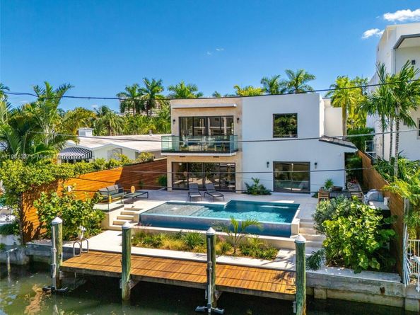 1815 Fairhaven Pl, Miami FL 33133