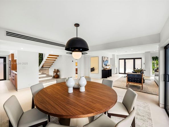 1815 Fairhaven Pl, Miami FL 33133