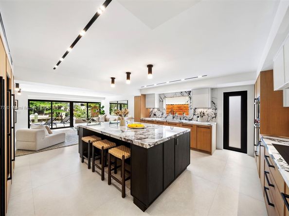 1815 Fairhaven Pl, Miami FL 33133