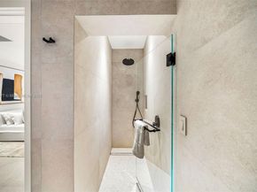 1815 Fairhaven Pl, Miami FL 33133